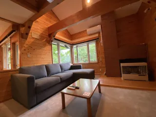 Annupuri Retro Lodge - Living 2